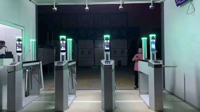 智能安檢門廠家分享人臉識別閘機普遍用在哪些領域？